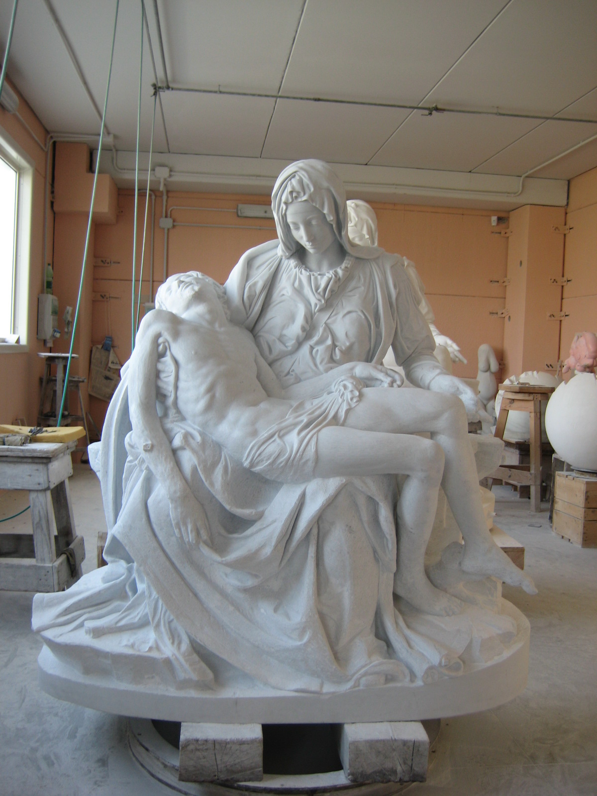 Pieta' di Michelangelo  in lavorazione (eseguita dall'originale)