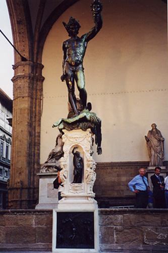 Copia del Basamento del Perseo (Piazza della Signoria - Firenze) in sostituzione dell'orginale del B. Cellini